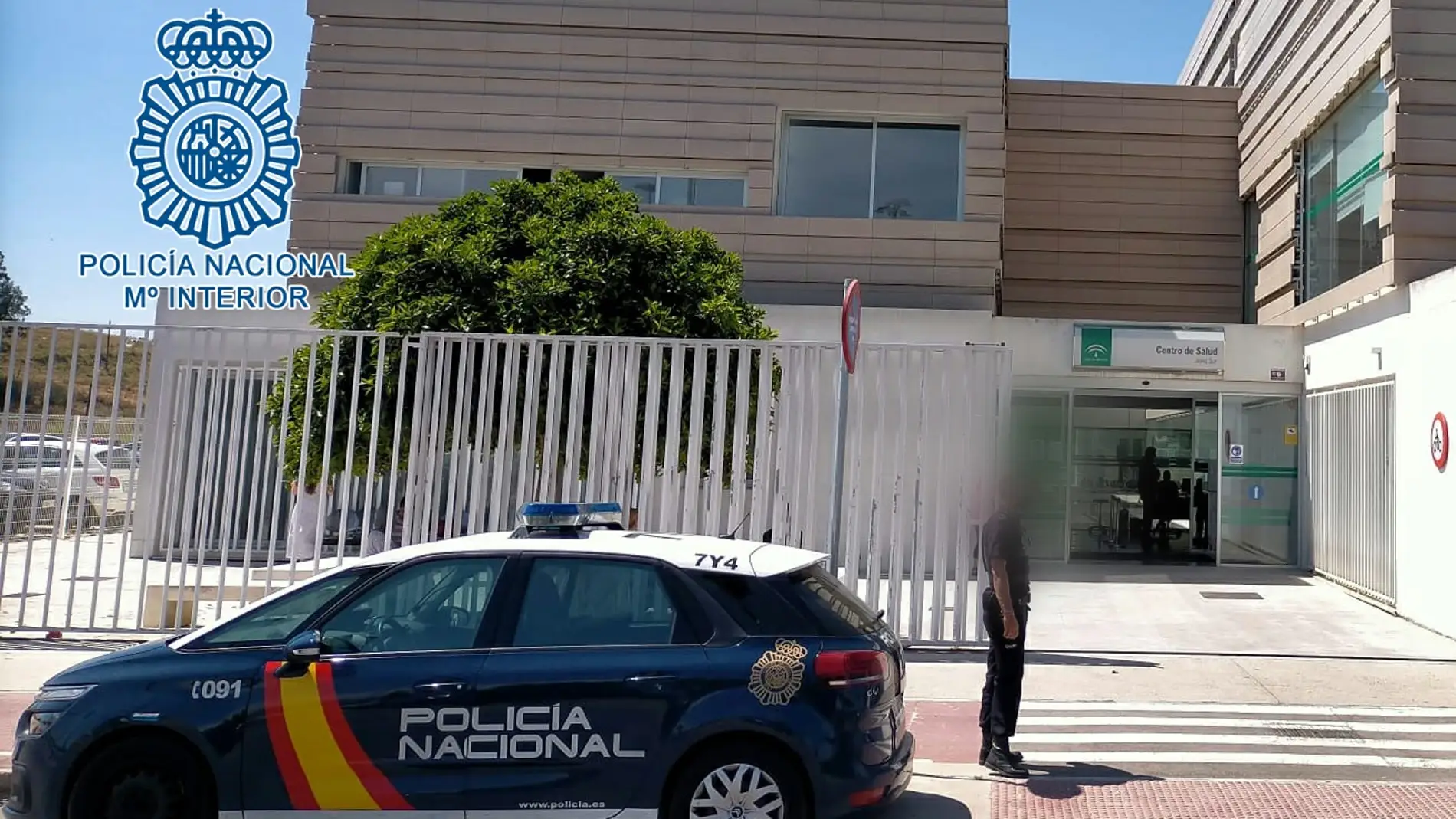 La Policía Nacional detiene a un hombre por entrar en un centro de salud con actitud agresiva y desafiante