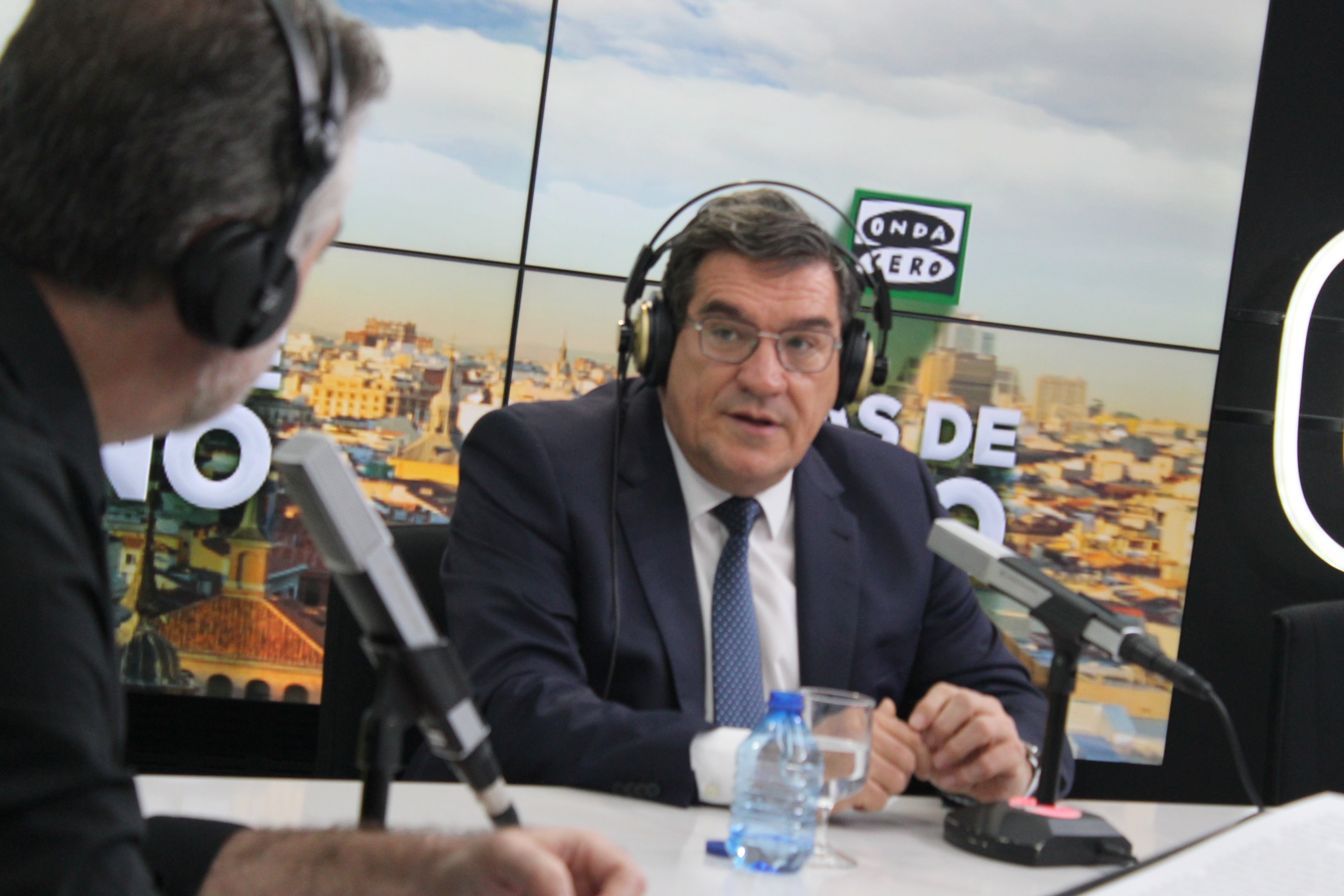 La monosilábica entrevista del ministro Escrivá con Alsina La monosilábica entrevista del ministro Escrivá con Alsina