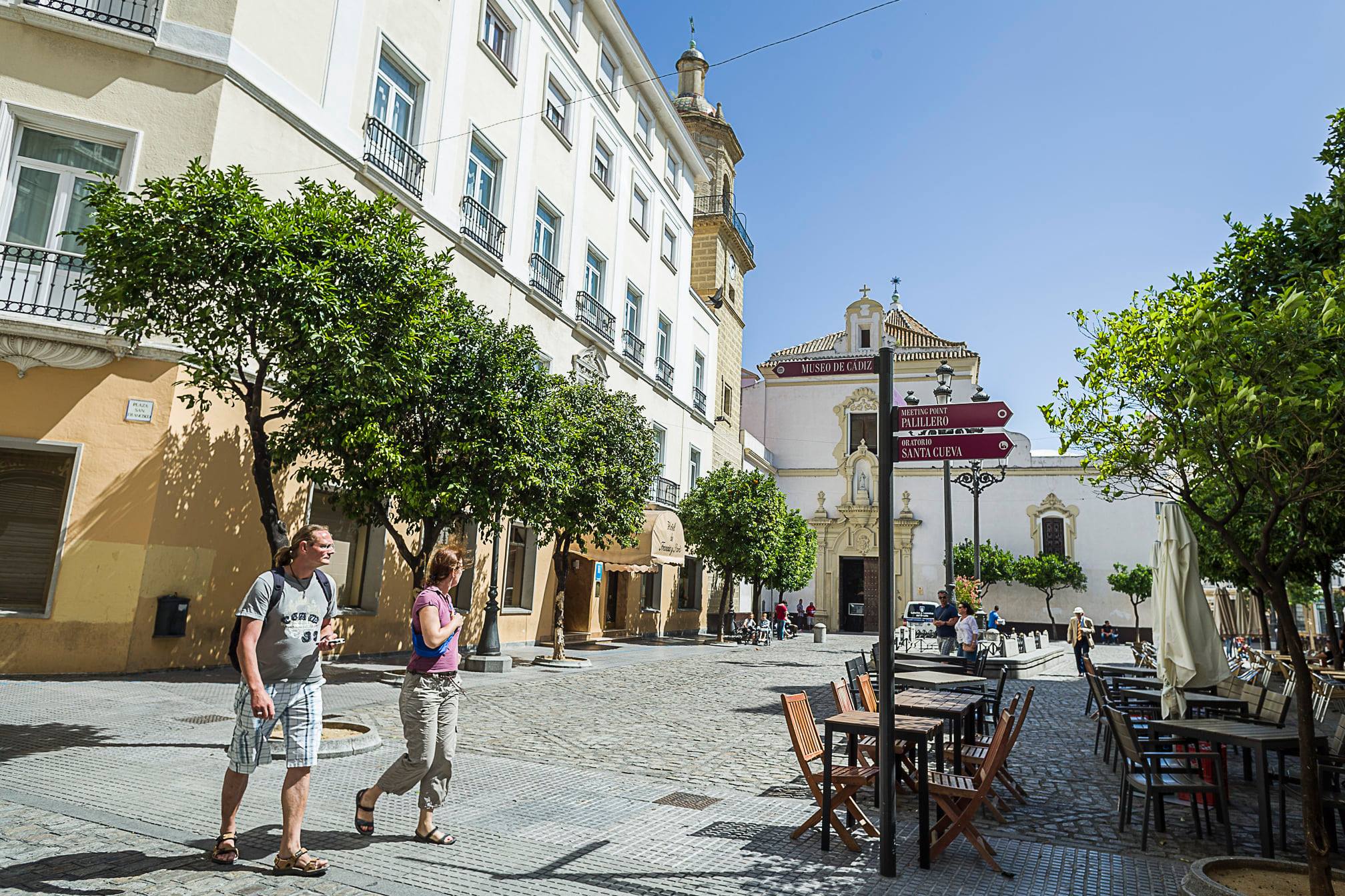 Cádiz espera alcanzar casi el 90% de ocupación hotelera en la primera quincena de agosto Cádiz espera alcanzar casi el 90% de ocupación hotelera en la primera quincena de agosto