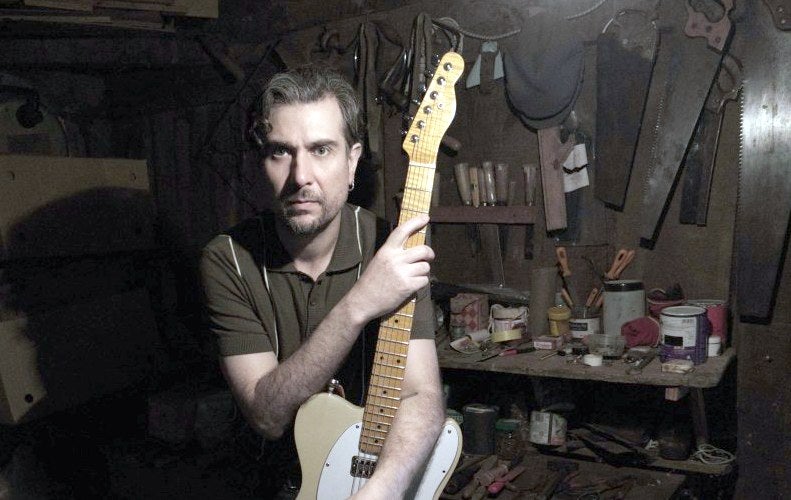 El centro cívico de Posada de Llanes acoge este viernes una charla-concierto del músico y luthier Rubén Bada El centro cívico de Posada de Llanes acoge este viernes una charla-concierto del músico y luthier Rubén Bada