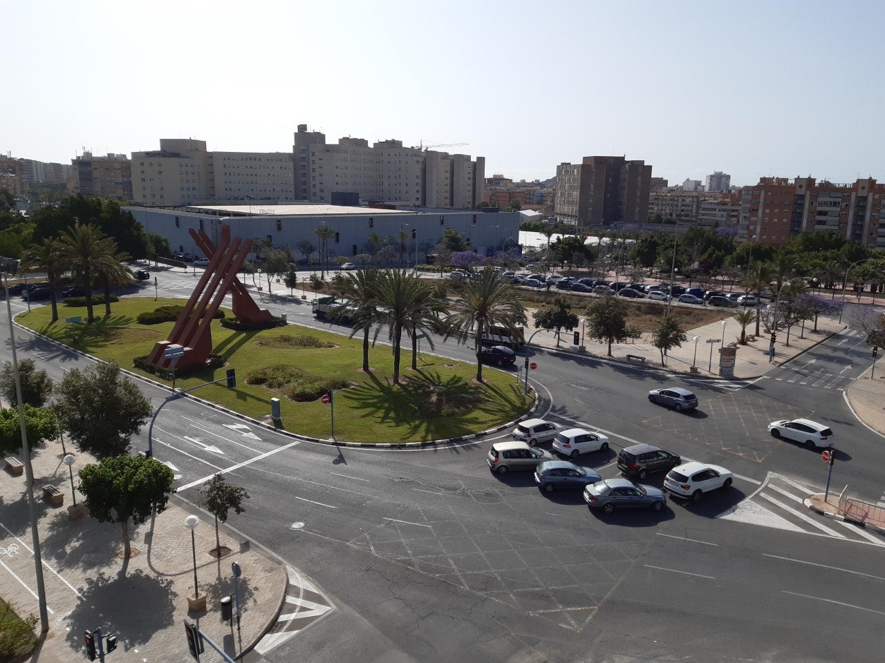 El Ayuntamiento de Alicante mejorará la accesibilidad en varios itinerarios de la Zona Norte y en el entorno del Hospital General El Ayuntamiento de Alicante mejorará la accesibilidad en varios itinerarios de la Zona Norte y en el entorno del Hospital General