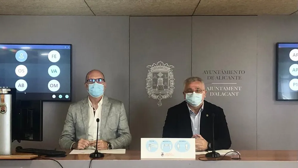 Manuel Villar junto a Antonio Manresa en el Ayuntamiento de Alicante Manuel Villar junto a Antonio Manresa en el Ayuntamiento de Alicante