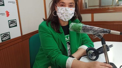 Pilar Zamora en los estudios de Onda Cero Ciudad Real