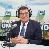 El ministro José Luis Escrivá en los estudios de Onda Cero