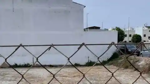 La Ordenanza Municipal de Convivencia Ciudadana delimita estas acciones como graves y establece multas que pueden alcanzar los 1.500 euros limpieza