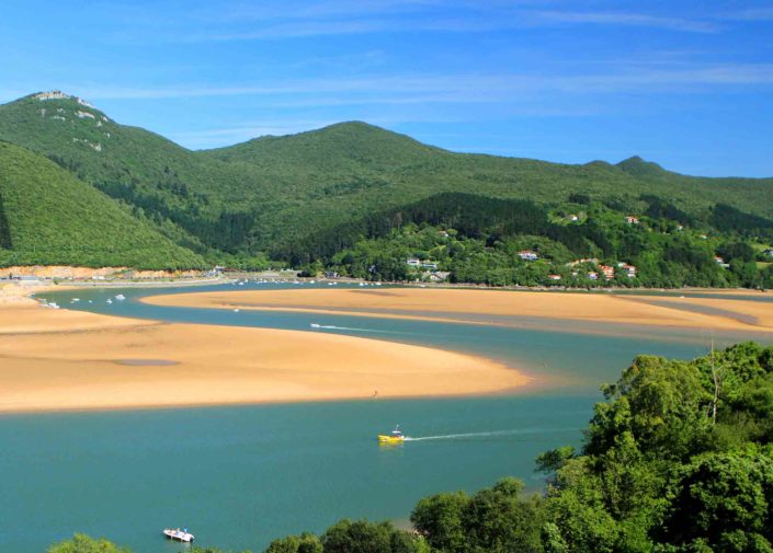 "Se abre una puerta para acoger el "Gernika" de Picaso" "Se abre una puerta para acoger el "Gernika" de Picaso"