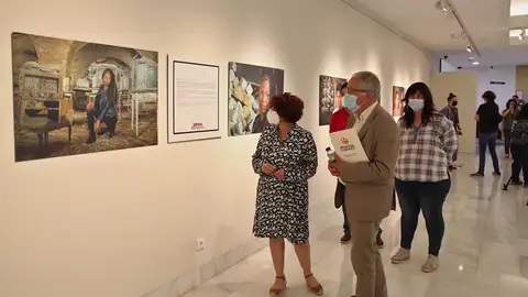 La Sala Vaquero Poblador de Badajoz recoge una muestra en la que se refleja las dificultades del colectivo LGBT en otros países Badajoz