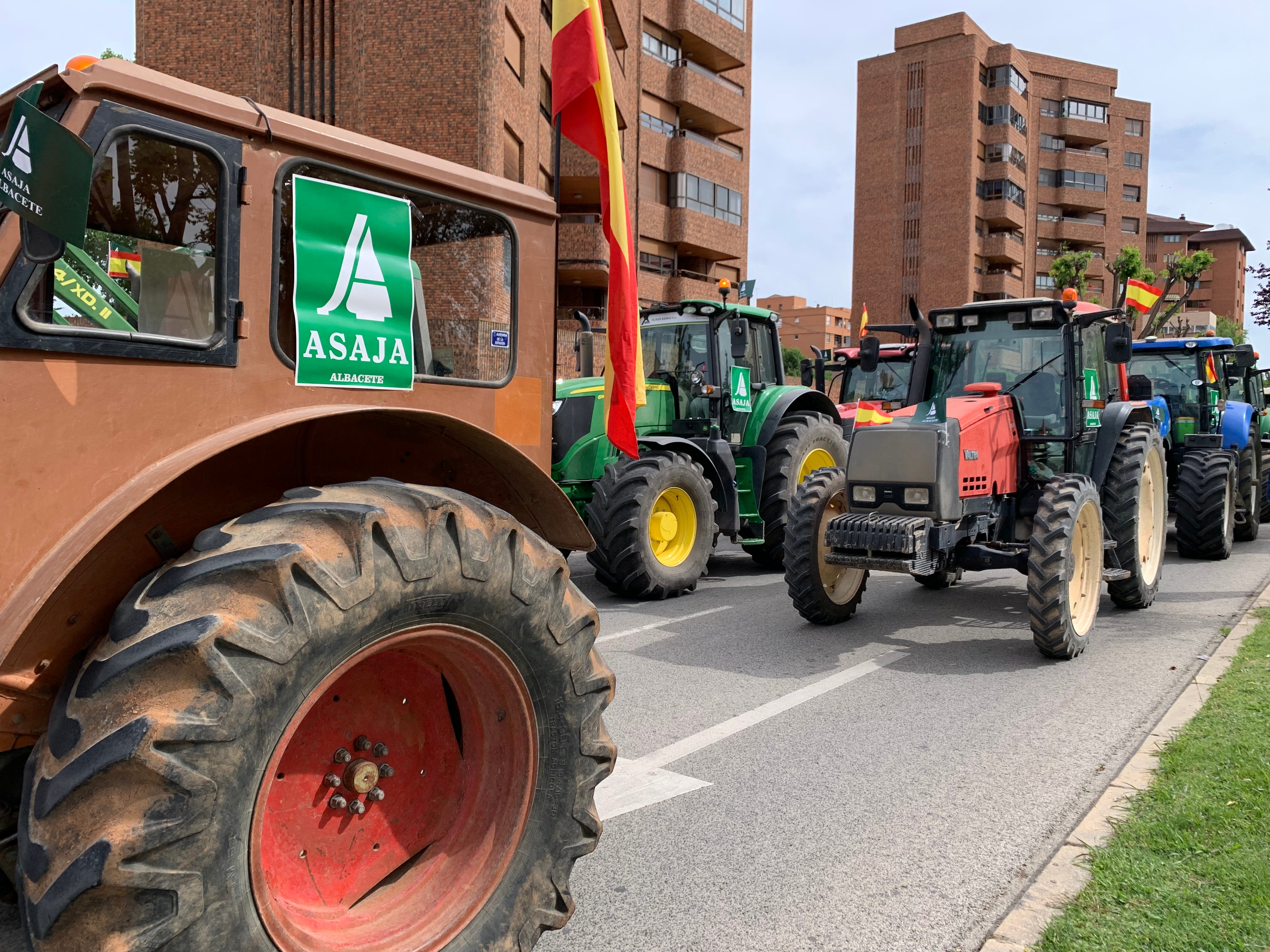 Tractorada en las calles de la capital Tractorada en las calles de la capital