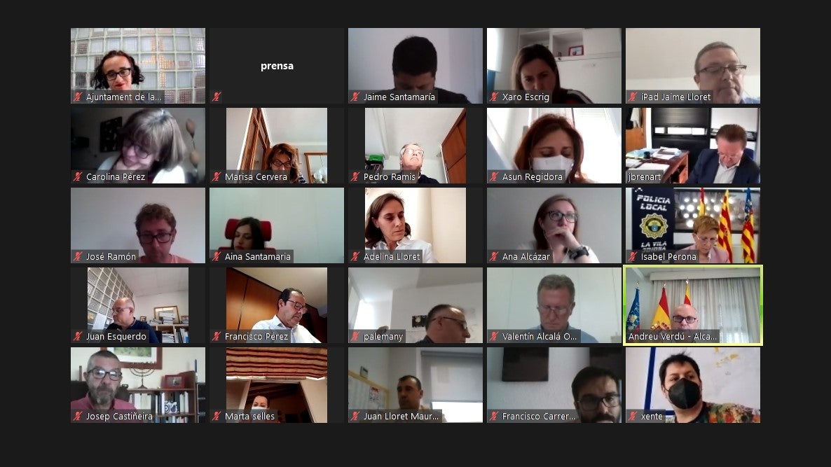 Los grupos políticos se unen para apoyar al sector pesquero y para defender las viviendas de alquiler social Los grupos políticos se unen para apoyar al sector pesquero y para defender las viviendas de alquiler social