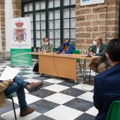 Irene García preside la sesión Irene García preside la sesión