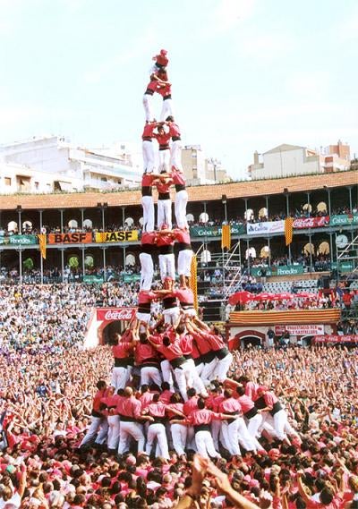 Els castellers es reivindiquen: "Ens han deixat oblidats" Els castellers es reivindiquen: "Ens han deixat oblidats"