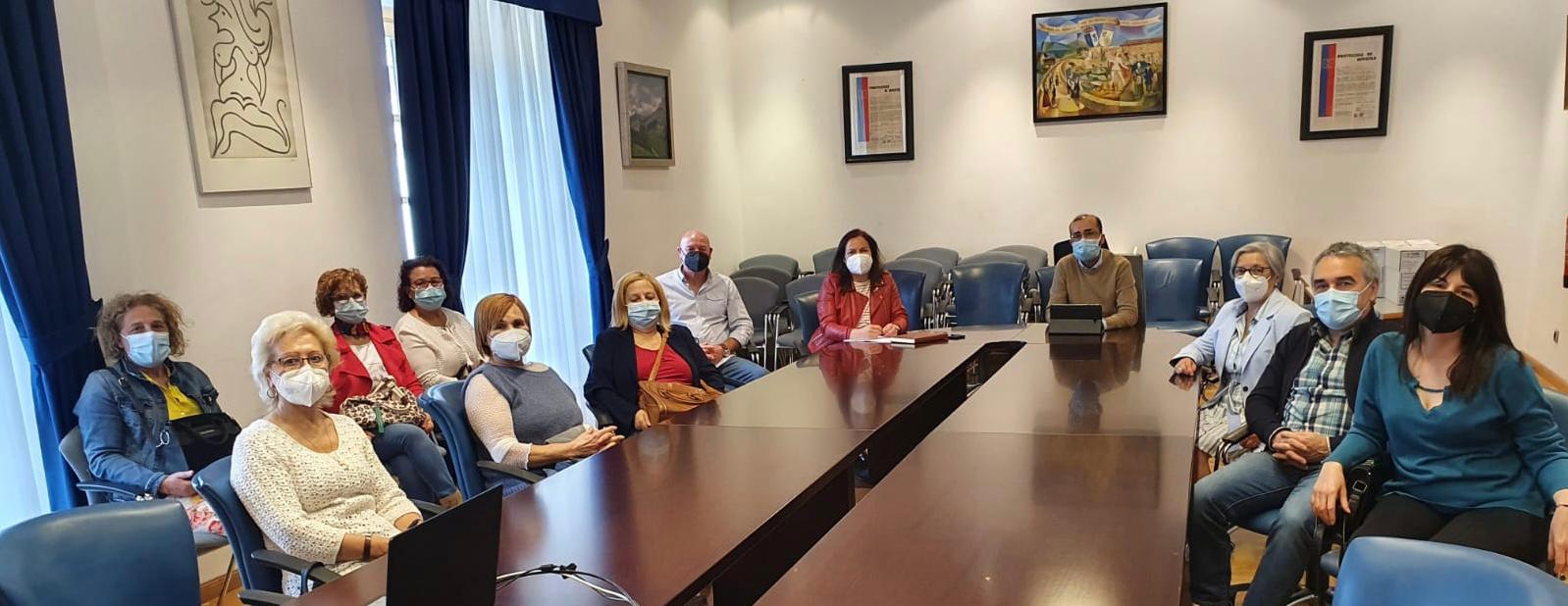 El Principado renuncia a utilizar espacios del Centro de Mayores para los Servicios Sociales El Principado renuncia a utilizar espacios del Centro de Mayores para los Servicios Sociales