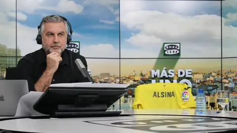 Carlos Alsina con la camiseta del Villarreal Carlos Alsina con la camiseta del Villarreal