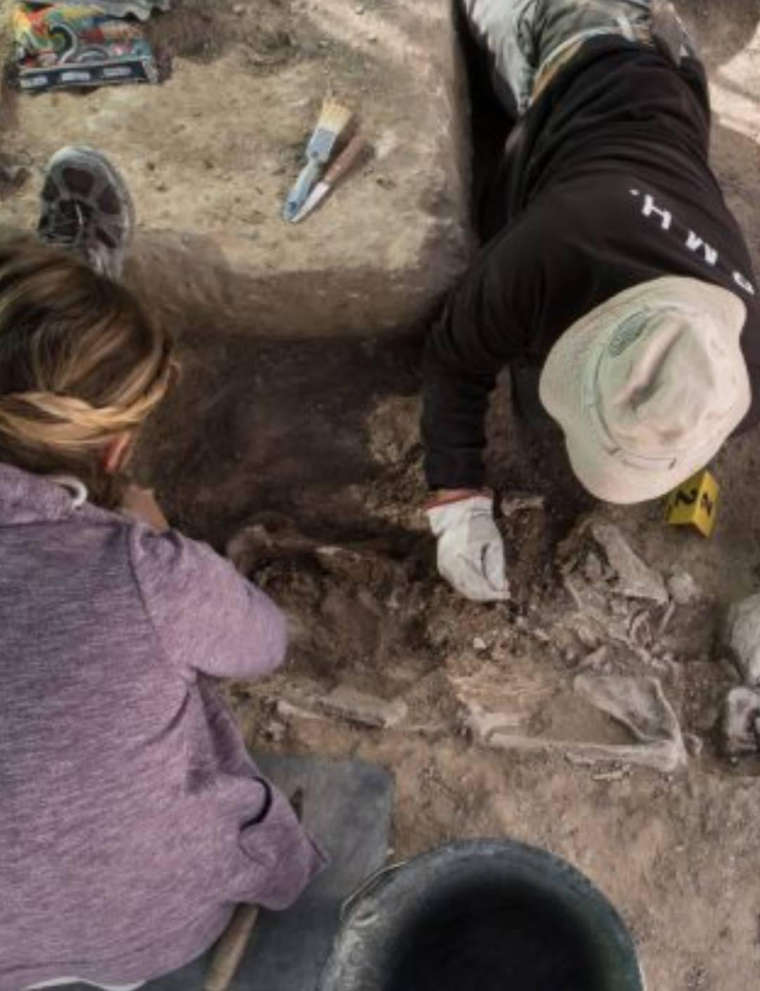 La Asociación por la Recuperación de la Memoria Histórica explica en Manzanares el proceso e importancia de las exhumaciones de represaliados del franquismo. La Asociación por la Recuperación de la Memoria Histórica explica en Manzanares el proceso e importancia de las exhumaciones de represaliados del franquismo.