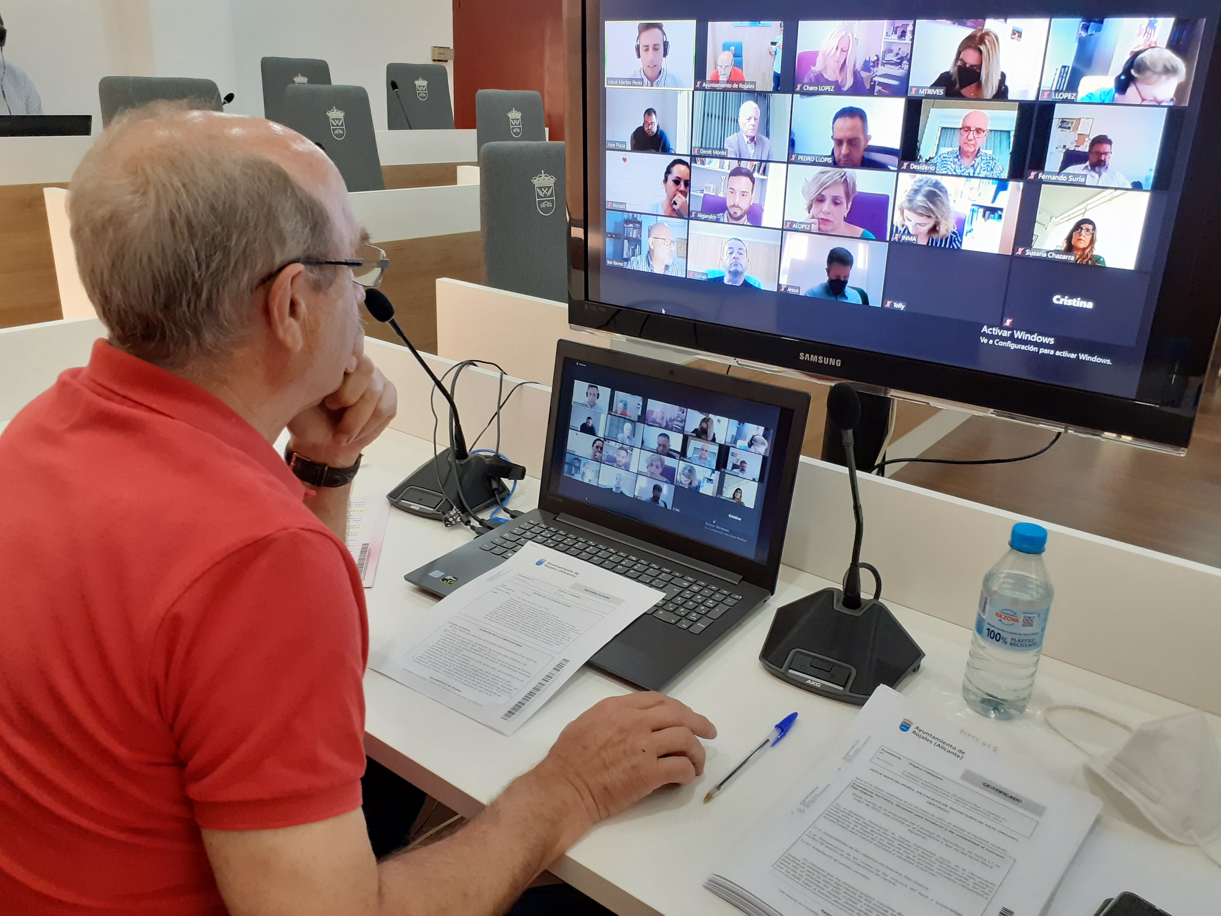 El alcalde, Antonio Pérez, destaca los beneficios que para el municipio tendrá contar con estos servicios socio-sanitarios El alcalde, Antonio Pérez, destaca los beneficios que para el municipio tendrá contar con estos servicios socio-sanitarios