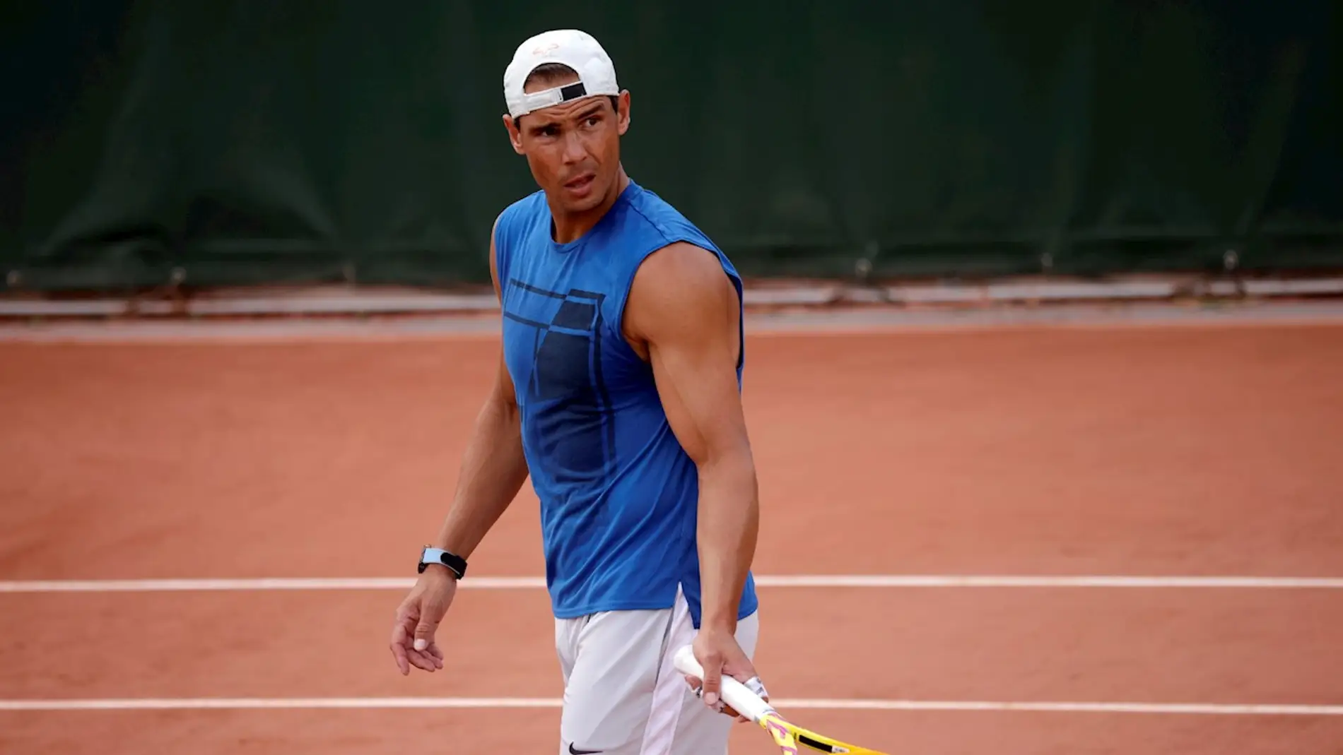 Rafa Nadal entrena para Roland Garros