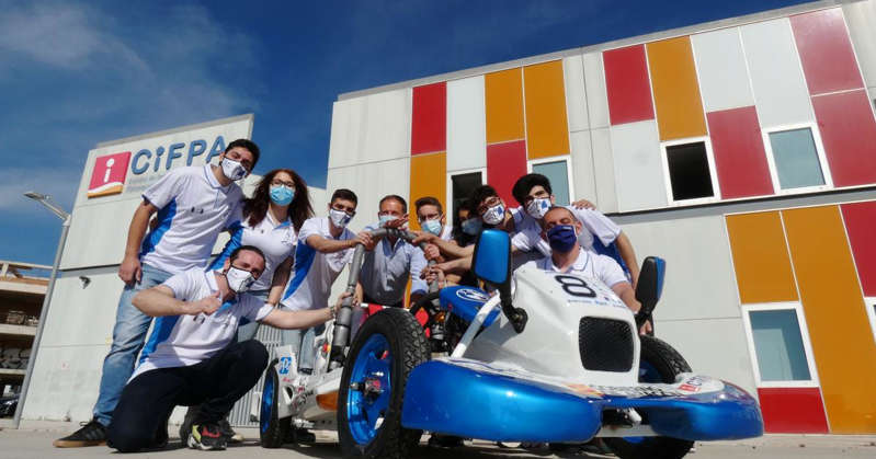 Alumnos del IES Miralbueno compiten en un campeonato de coches eléctricos Alumnos del IES Miralbueno compiten en un campeonato de coches eléctricos