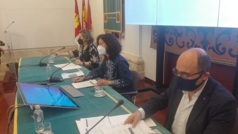 Los responsables de la UCLM durante la presentación de la EvAU Los responsables de la UCLM durante la presentación de la EvAU