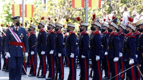 Los Reyes presiden el homenaje a los ca&iacute;dos en un at&iacute;pico D&iacute;a de las Fuerzas Armadas marcado por la pandemia