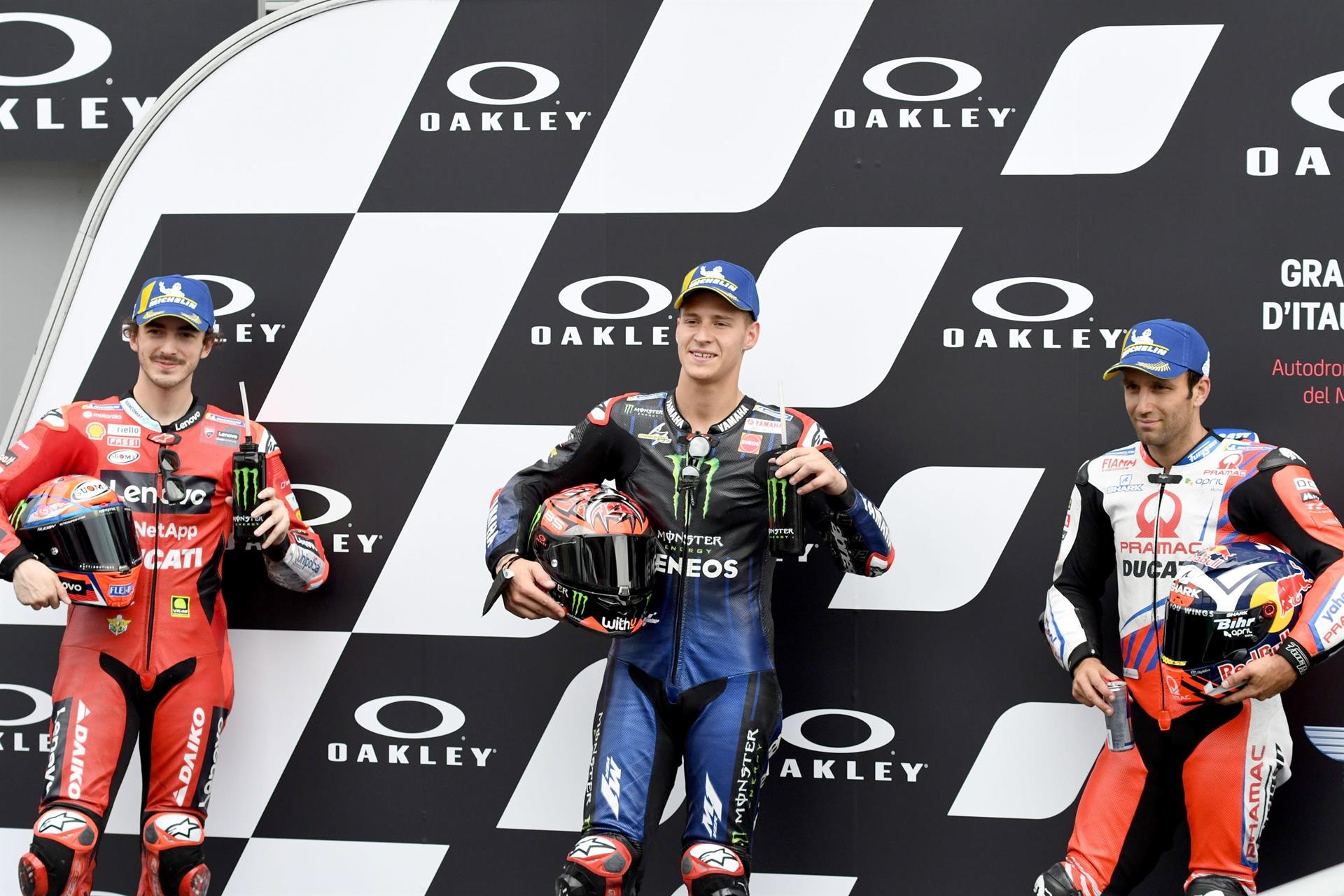 Quartararo logra la 'pole' y Márquez 'chupa' rueda de Viñales Quartararo logra la 'pole' y Márquez 'chupa' rueda de Viñales