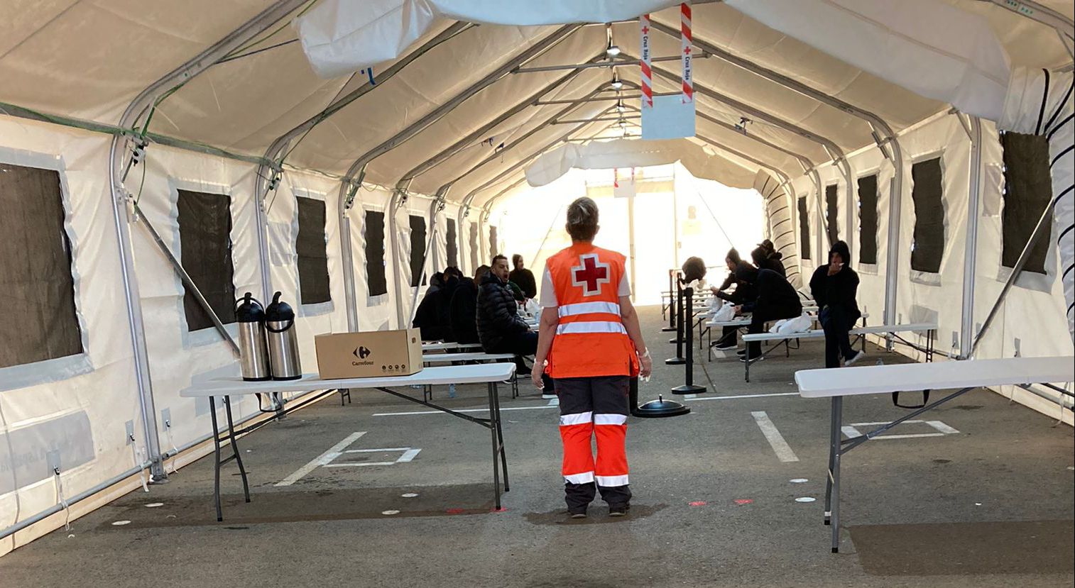 Llegan de madrugada a Santa Pola dos pateras con 15 migrantes Llegan de madrugada a Santa Pola dos pateras con 15 migrantes
