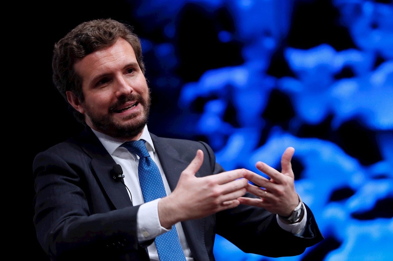Pablo Casado propone modificar el Código Civil para que los hijos tengan "la obligación" de cuidar de sus padres Pablo Casado propone modificar el Código Civil para que los hijos tengan "la obligación" de cuidar de sus padres