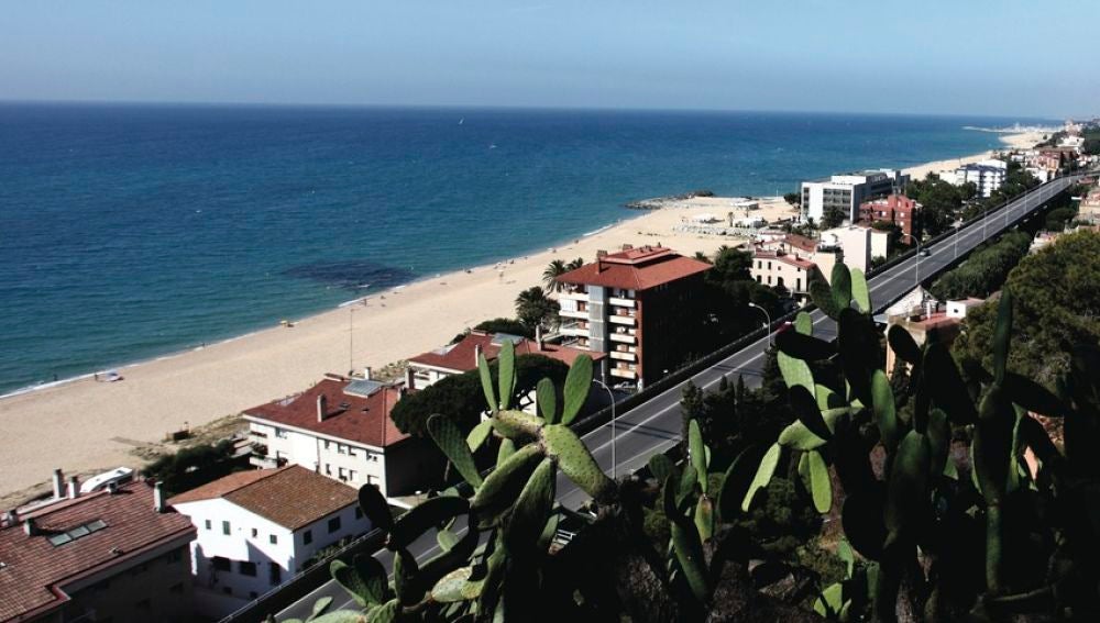 Playa dels Tres Micos (Caldes d’Estrac, Barcelona)