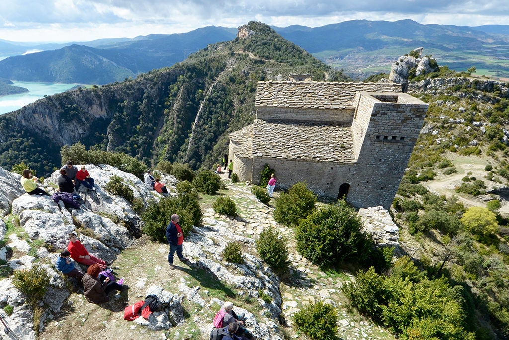 Románico y Casas-Fuerte convertidas en vivienda de turismo rural en La Fueva Románico y Casas-Fuerte convertidas en vivienda de turismo rural en La Fueva