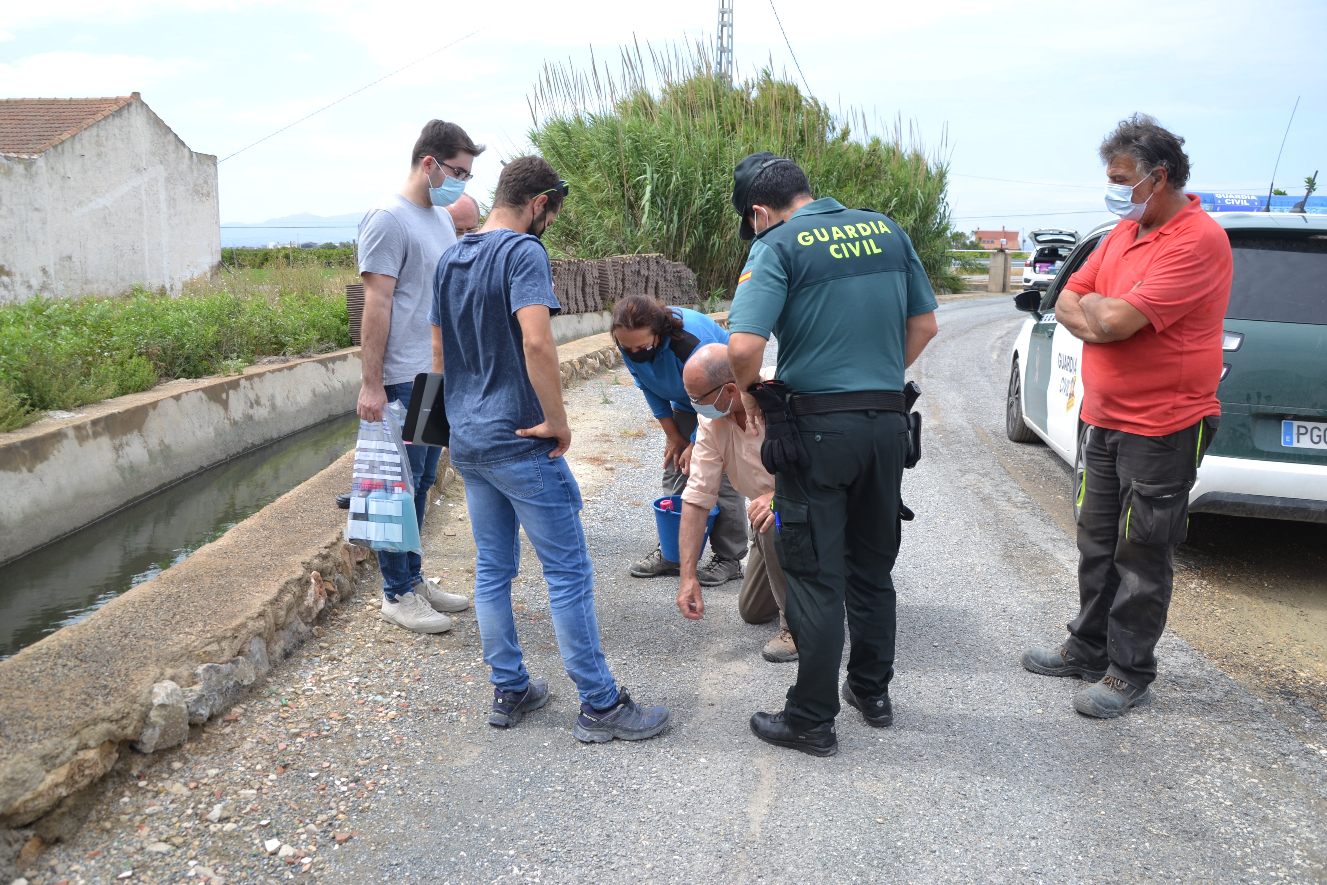 El riego fue suspendido durante horas ante la posible toxicidad hacia cultivos y suelos El riego fue suspendido durante horas ante la posible toxicidad hacia cultivos y suelos