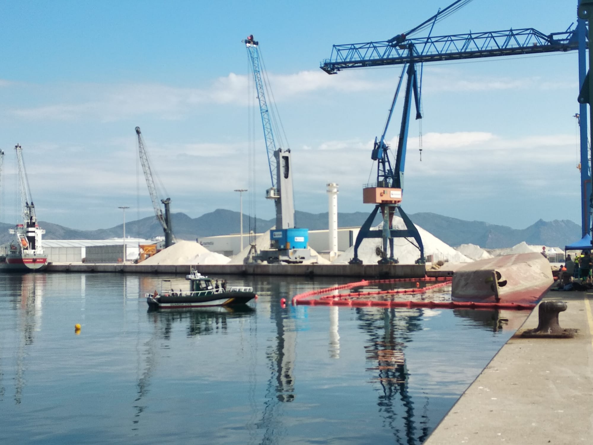 Se retoman los trabajos de búsqueda del estibador desaparecido en el Puerto de Castellón Se retoman los trabajos de búsqueda del estibador desaparecido en el Puerto de Castellón