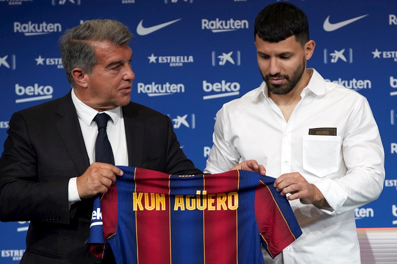 Agüero en su presentación con el Barcelona: "Creo que Messi sí seguirá" Agüero en su presentación con el Barcelona: "Creo que Messi sí seguirá"