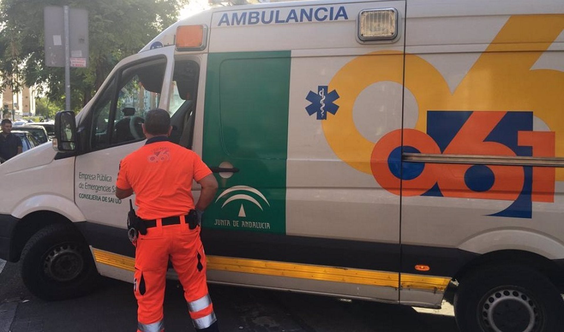 Muere un trabajador de 40 años tras caerse de una escalera en la capital Muere un trabajador de 40 años tras caerse de una escalera en la capital