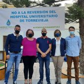 En primer lugar se mostró el apoyo de todos los presentes a los 3.000 sanitarios que en mitad de un proceso de vacunación masiva han sido despedidos por la Generalitat 