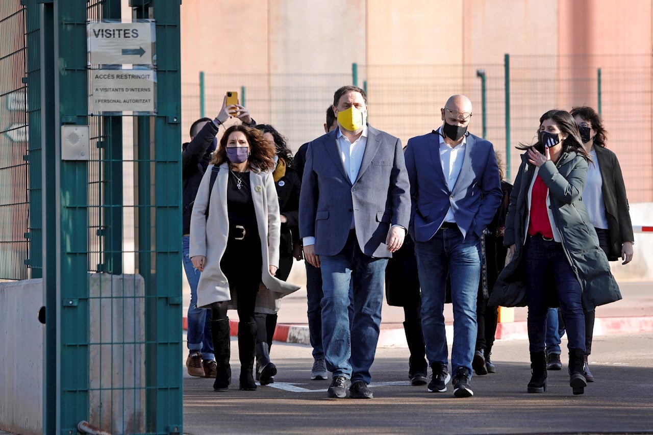 Los nueve condenados por el "procés" salen este miércoles de prisión tras ser indultados Los nueve condenados por el "procés" salen este miércoles de prisión tras ser indultados