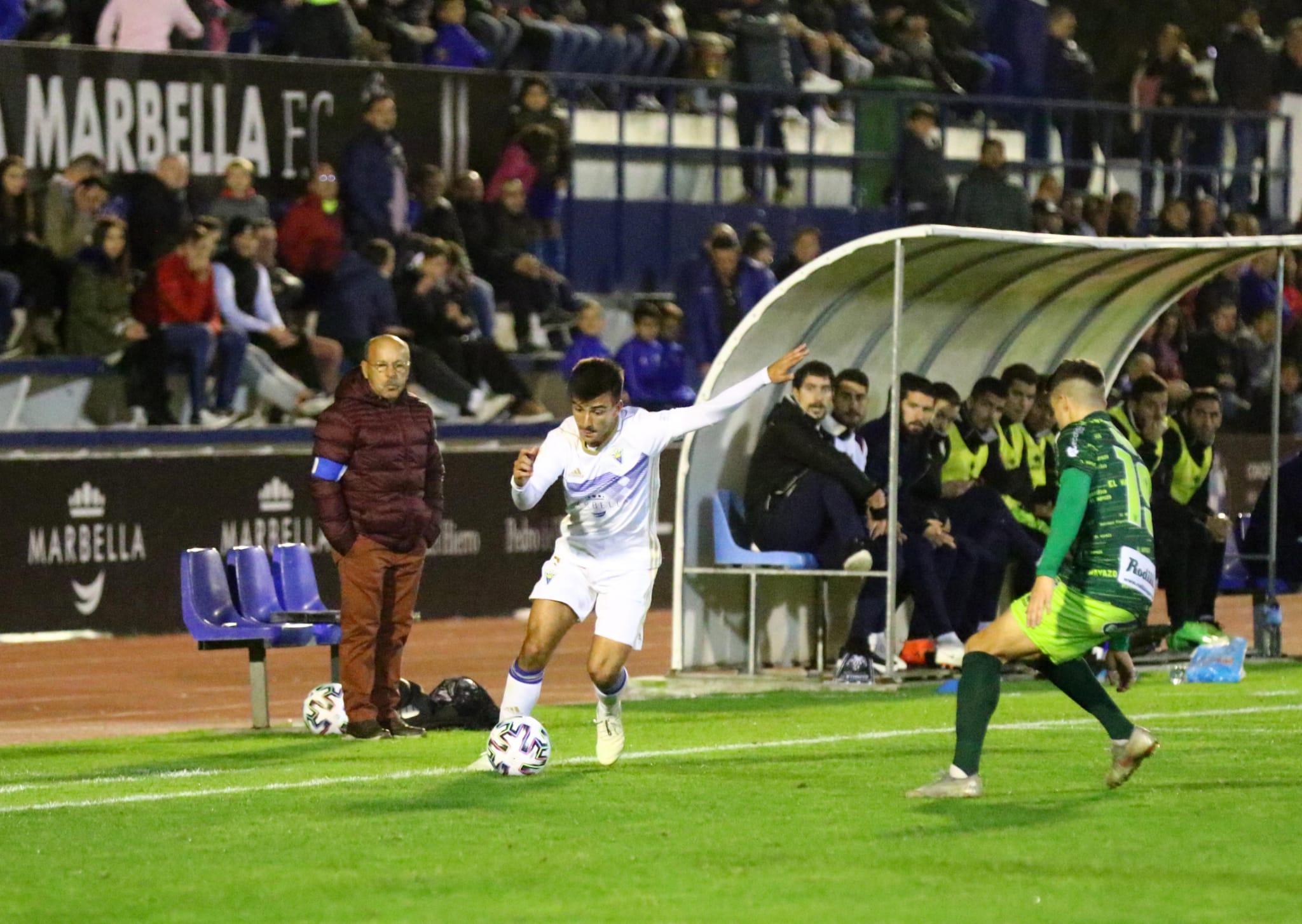 Javi López: "Quiero cumplir mi contrato para subir con el Marbella donde se merece" Javi López: "Quiero cumplir mi contrato para subir con el Marbella donde se merece"