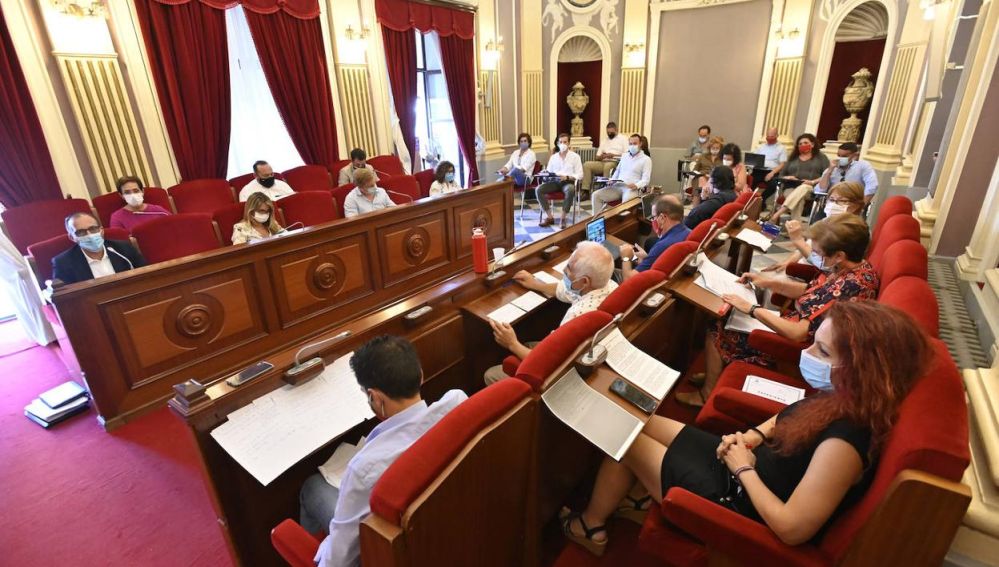 El concejal no adscrito Alejandro Vélez dice a Onda Cero que está en el aire su apoyo al líder de Ciudadanos Ignacio Gragera para que sea votado como máximo edil el sábado El concejal no adscrito Alejandro Vélez dice a Onda Cero que está en el aire su apoyo al líder de Ciudadanos Ignacio Gragera para que sea votado como máximo edil el sábado