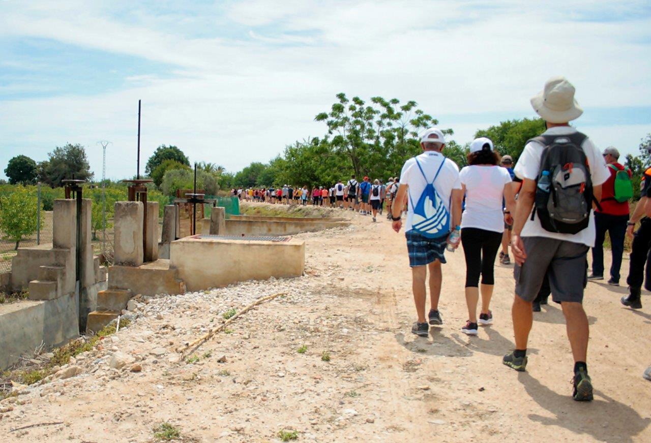 El pasado sábado, más de sesenta voluntarios medioambientales -acompañados de Protección Civil- se repartieron en cuatro tramos la ruta para llevar a cabo la primera jornada de “Plogging” El pasado sábado, más de sesenta voluntarios medioambientales -acompañados de Protección Civil- se repartieron en cuatro tramos la ruta para llevar a cabo la primera jornada de “Plogging”
