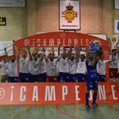 El Manzanares celebró el ascenso y el campeonato de Segunda División