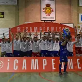 El Manzanares celebró el ascenso y el campeonato de Segunda División El Manzanares celebró el ascenso y el campeonato de Segunda División