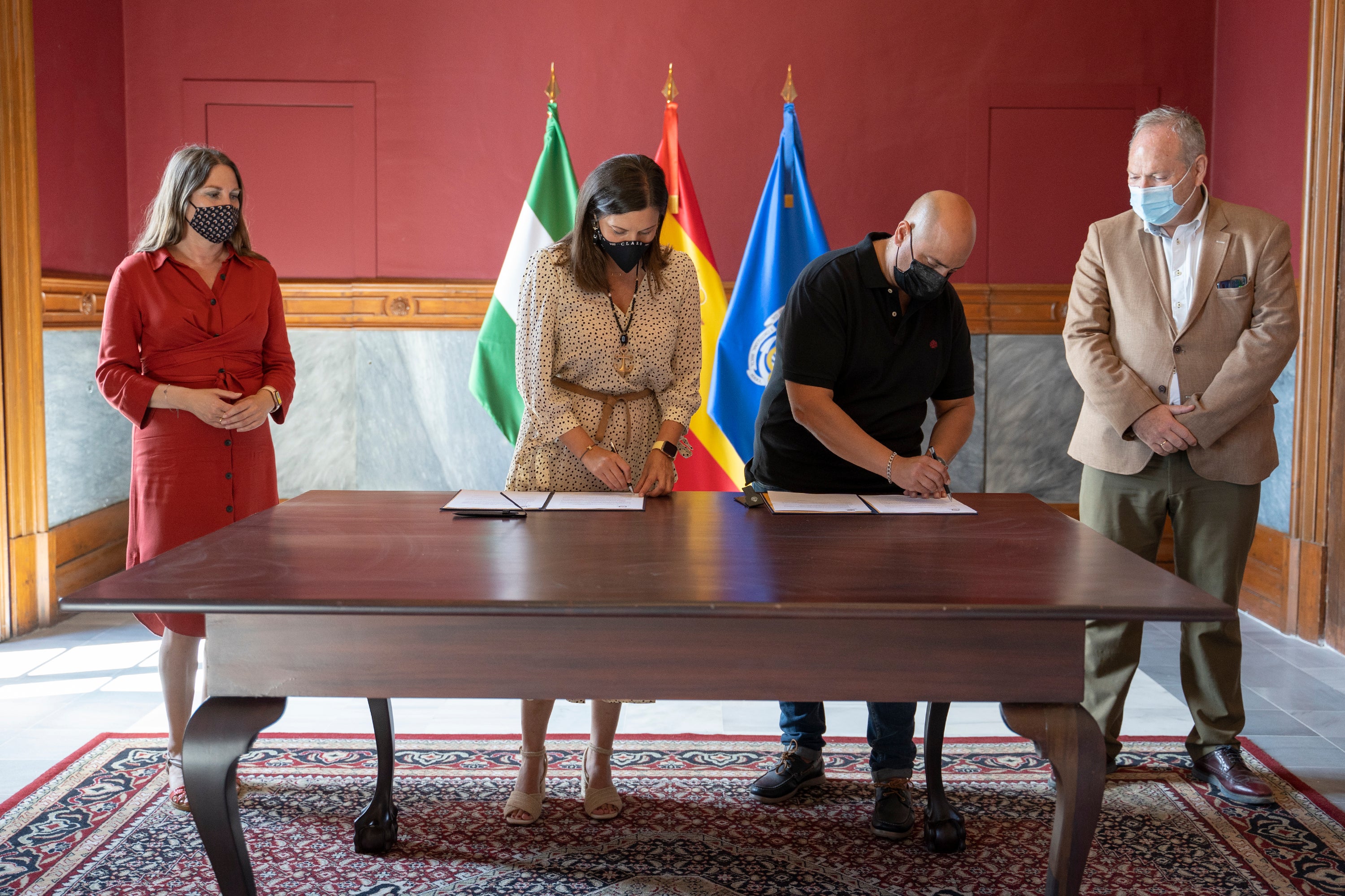 Asihtur y Ayuntamiento renuevan el convenio de colaboración Asihtur y Ayuntamiento renuevan el convenio de colaboración