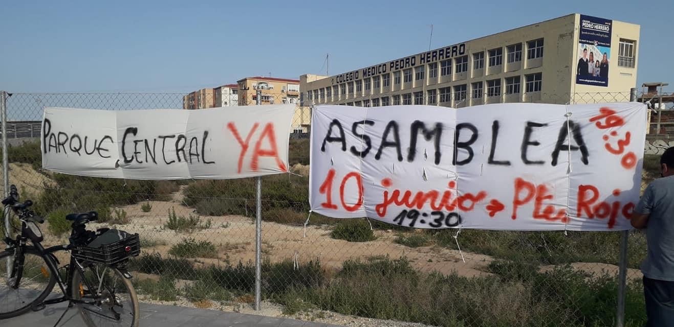 'Vecindario por un Parque Central' convoca a los vecinos este jueves día 10 para decidir qué medidas adoptar para exigir la mejora de sus barrios 'Vecindario por un Parque Central' convoca a los vecinos este jueves día 10 para decidir qué medidas adoptar para exigir la mejora de sus barrios