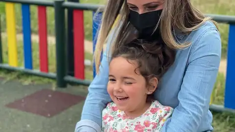 Alba y su madre, Blanca, en una foto de archivo Alba y su madre, Blanca, en una foto de archivo