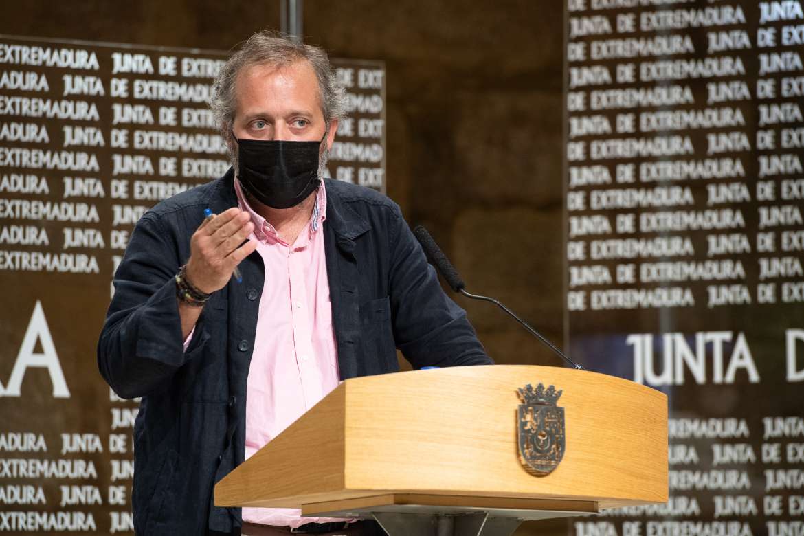 La junta de Extremadura aprueba 106 millones de euros en ayudas directas a autónomos y empresas que deben estar al corriente de sus obligaciones de pago La junta de Extremadura aprueba 106 millones de euros en ayudas directas a autónomos y empresas que deben estar al corriente de sus obligaciones de pago