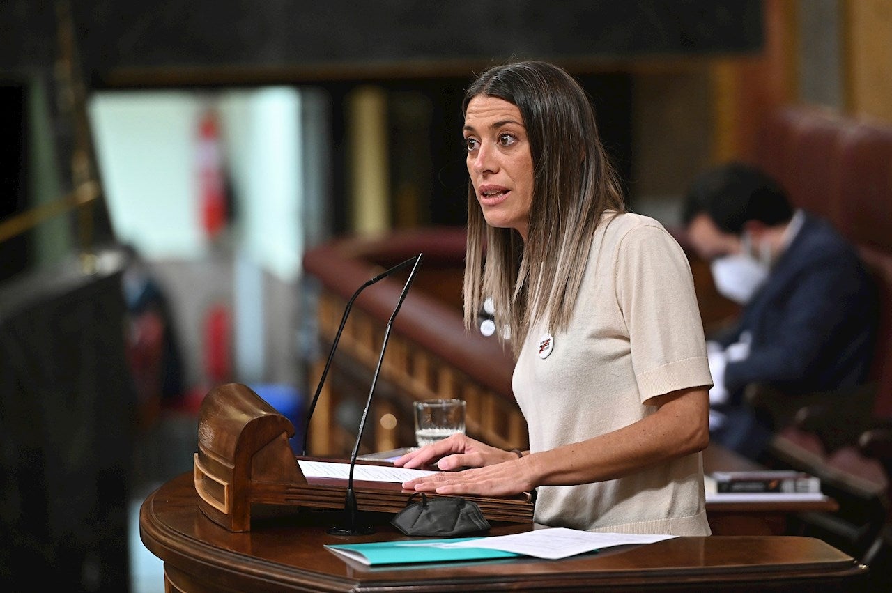 Junts califica la "cacería" de Puigdemont por parte de Sánchez de "putiferio" y da por "muerta" la mesa de diálogo Junts califica la "cacería" de Puigdemont por parte de Sánchez de "putiferio" y da por "muerta" la mesa de diálogo