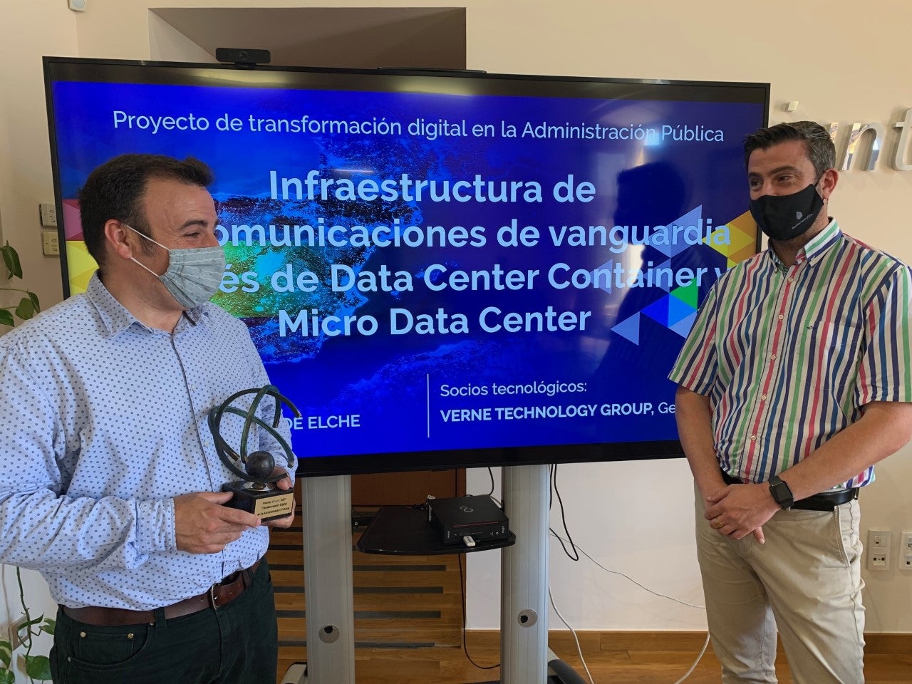 La digitalización de la administración en el Ayuntamiento de Elche recibe el premio ASLAN 2021 La digitalización de la administración en el Ayuntamiento de Elche recibe el premio ASLAN 2021