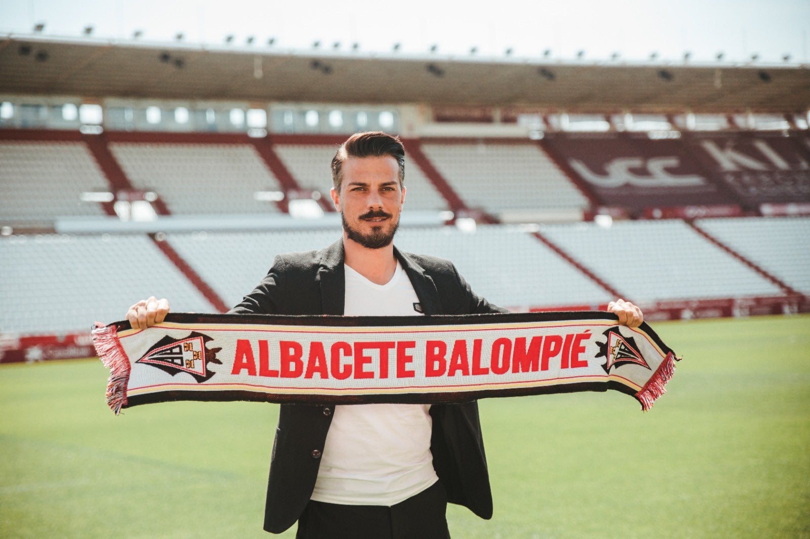 Rubén de la Barrera no seguirá como entrenador del Albacete Balompié Rubén de la Barrera no seguirá como entrenador del Albacete Balompié