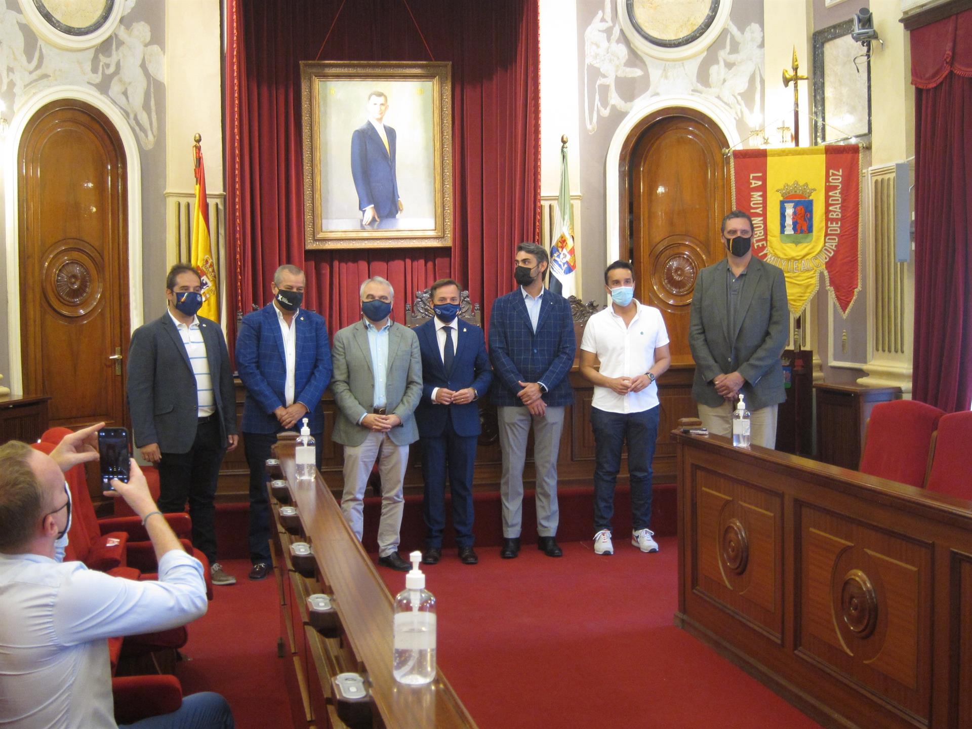 Cerca de 130 equipos participarán este fin de semana en Badajoz en la Baja TT Dehesa Extremadura Cerca de 130 equipos participarán este fin de semana en Badajoz en la Baja TT Dehesa Extremadura