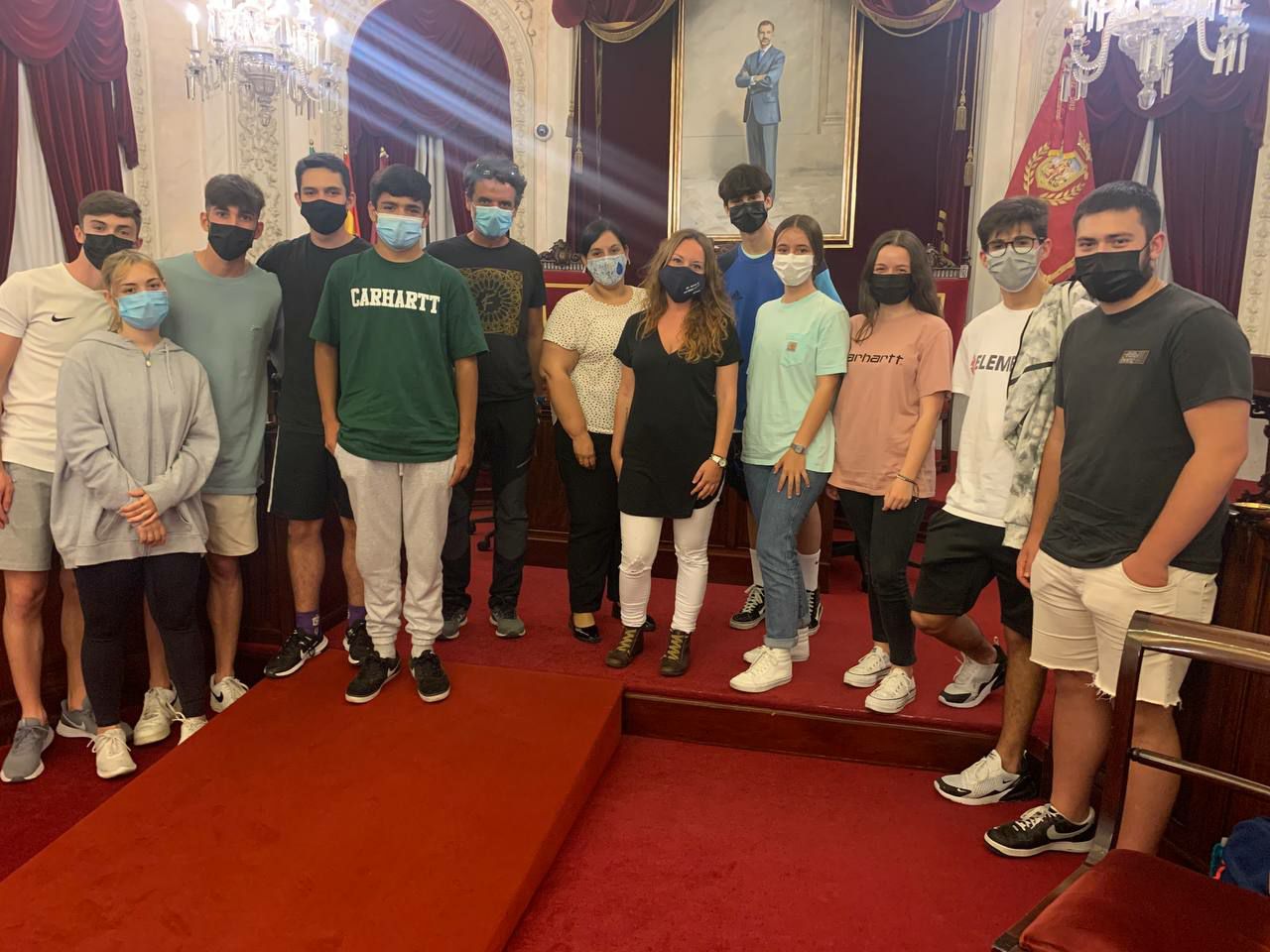En Cádiz sí se juega a la pelota en la calle: el Ayuntamiento quiere recuperar las plazas para jugar En Cádiz sí se juega a la pelota en la calle: el Ayuntamiento quiere recuperar las plazas para jugar