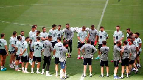 Entrenamiento de la selecci&oacute;n espa&ntilde;ola de f&uacute;tbol.