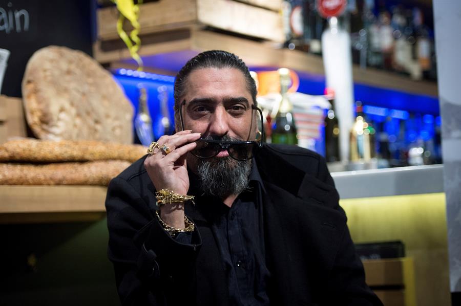 Diego 'El Cigala' tras su declaración por un delito de malos tratos: "Seguro que son los dineros, las mujeres siempre quieren dineros" Diego 'El Cigala' tras su declaración por un delito de malos tratos: "Seguro que son los dineros, las mujeres siempre quieren dineros"